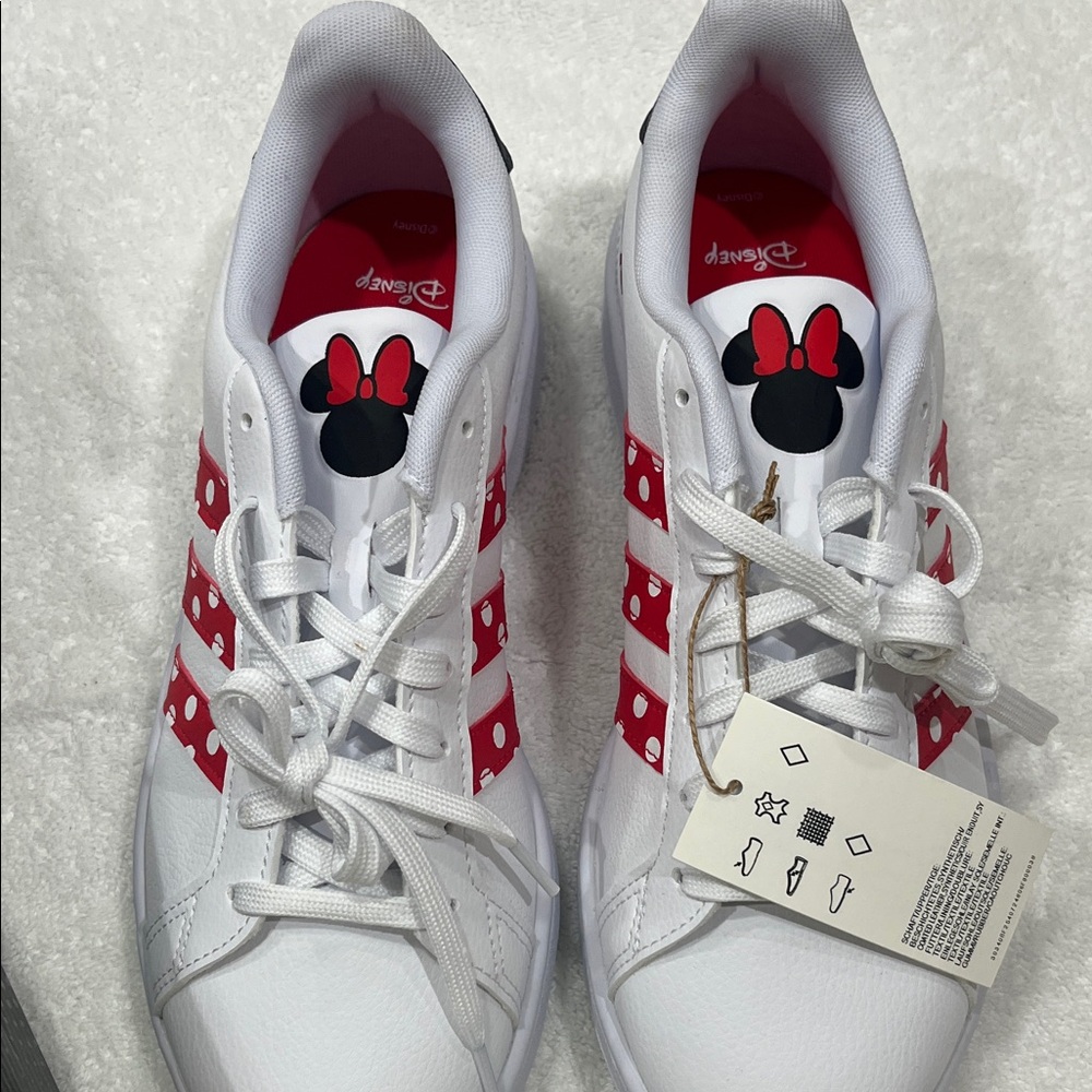 Adidas women’s Minnie Disney Shoes - Picture 3 of 9